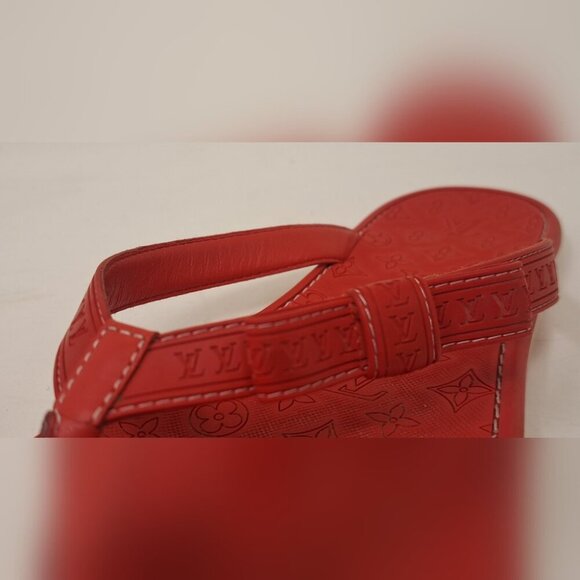 Louis Vuitton LV Logo Red Monogram Flip Flop Sandals Thong Leather 40 EU / 10 US - Picture 4 of 15